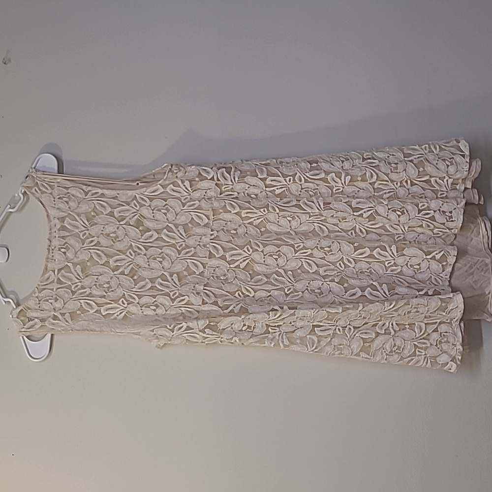 Free People Beige Lace Top used good condition.‎ - Picture 6 of 12